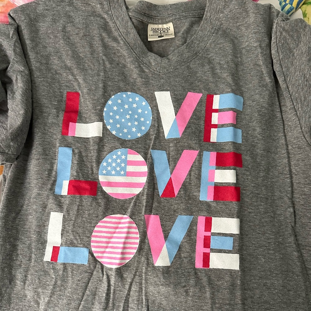 Barely Worn Jadelynn Brooke Patriotic Tee Size M